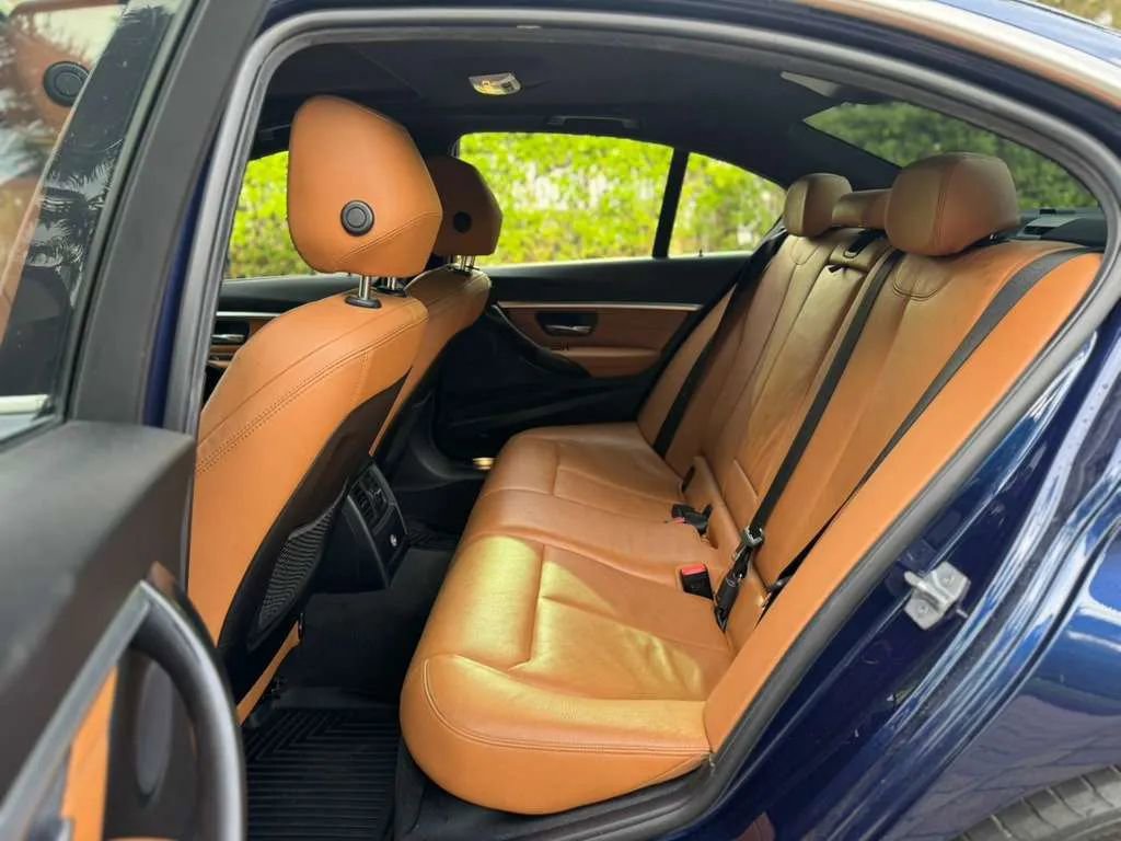 Used 2018 BMW 330i Sedan w/ Convenience Package image 11