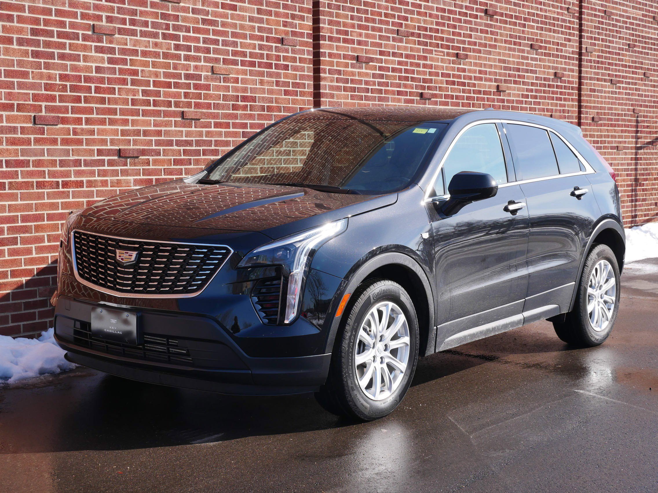 Certified 2022 Cadillac XT4 Luxury image 1