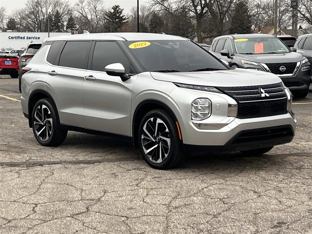 Used 2022 Mitsubishi Outlander ES image 7