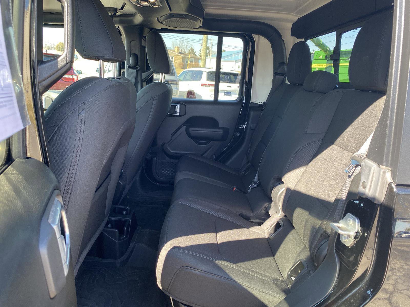 Used 2022 Jeep Gladiator Sport image 21