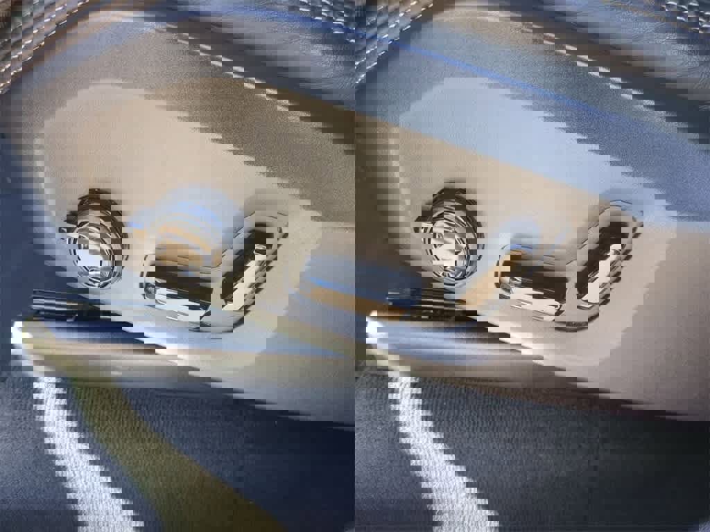 Used 2019 Volvo XC90 T8 Inscription w/ Luxury Package image 9