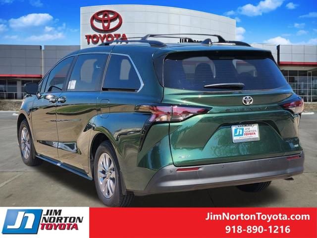 New 2026 Toyota Sienna XLE FWD image 6