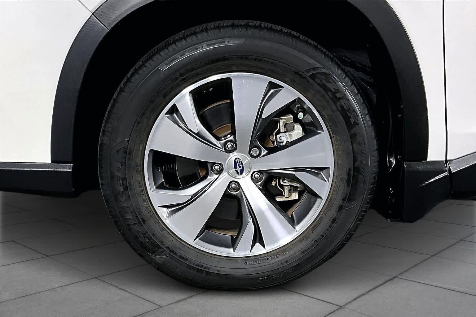 Used 2022 Subaru Ascent Premium w/ Convenience Package AWD/4WD image 10