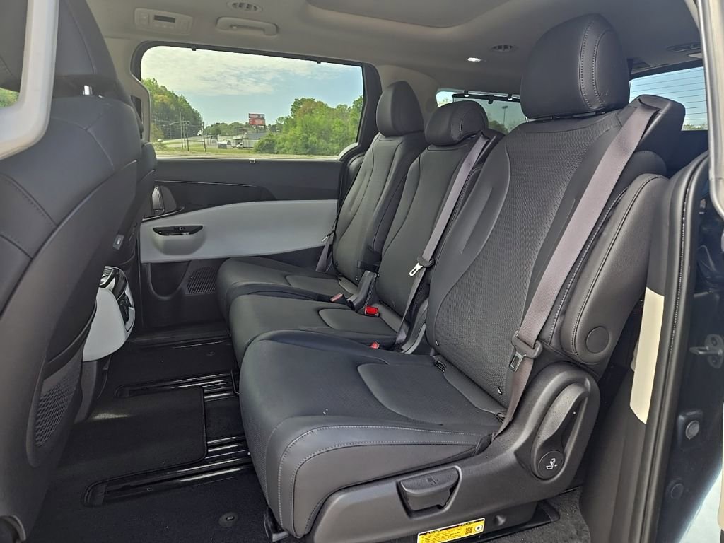 Used 2024 Kia Carnival SX Prestige image 18