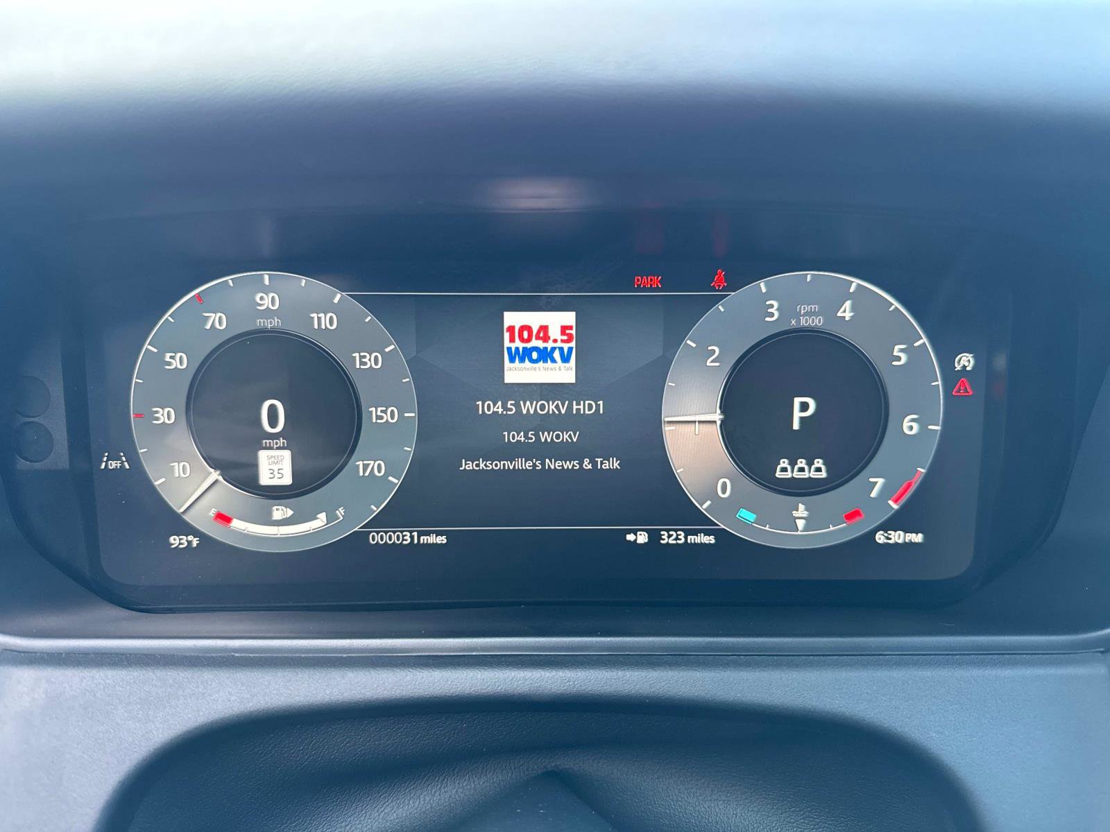 New 2026 Land Rover Range Rover Velar Dynamic SE image 31