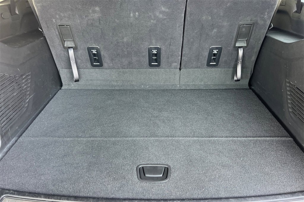 Used 2025 Chevrolet Suburban RST image 22