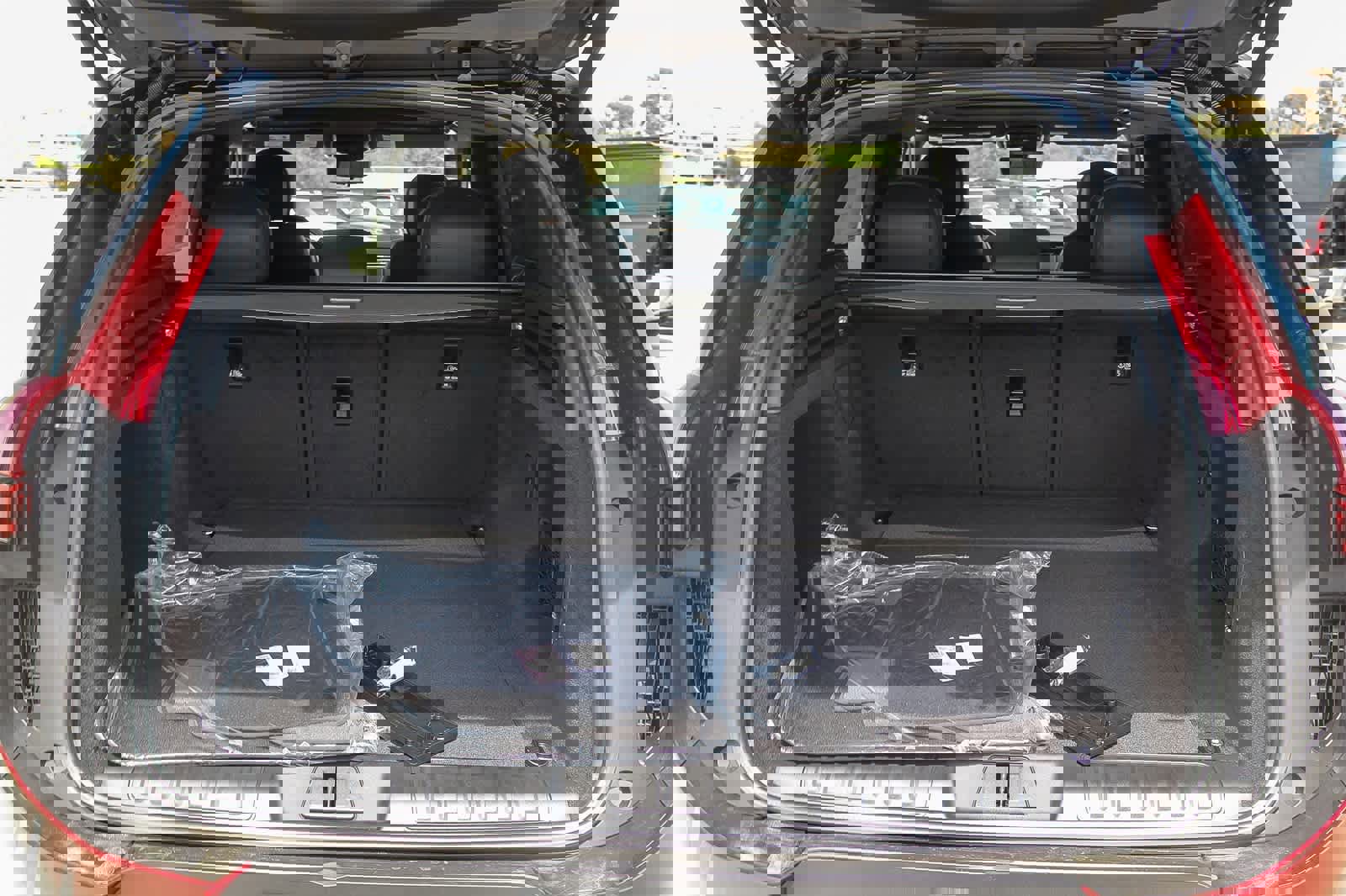 New 2025 Land Rover Range Rover Sport SE image 22