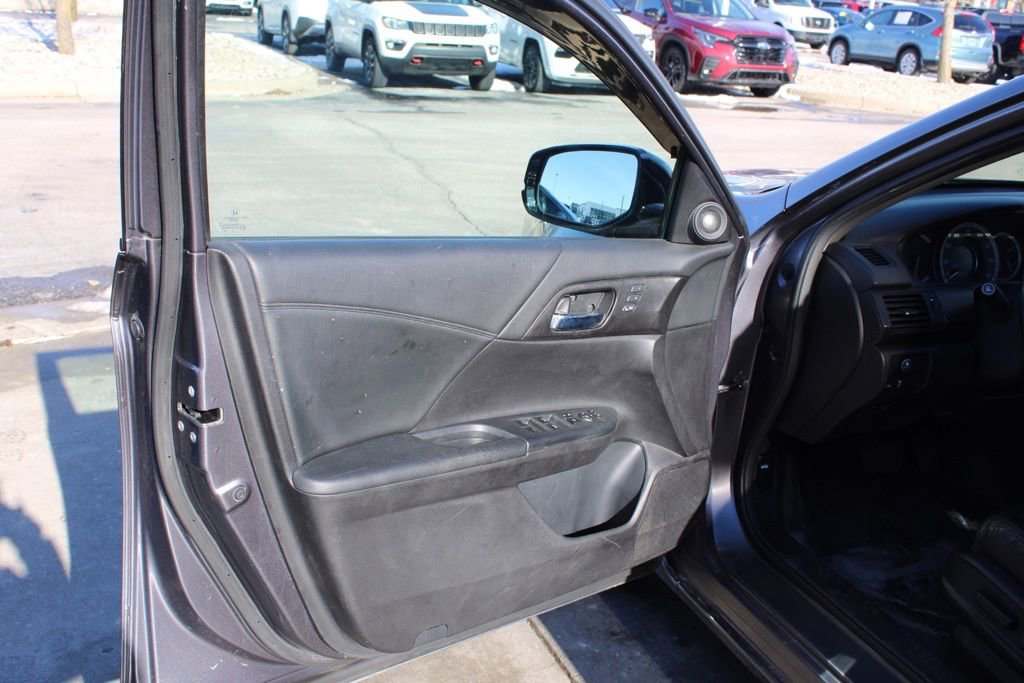 Used 2015 Honda Accord EX-L image 18