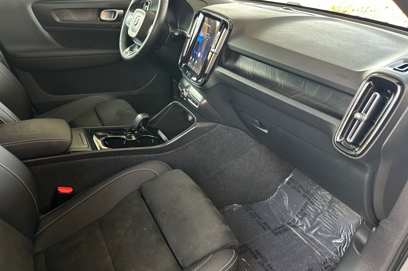 Certified 2023 Volvo C40 P8 Recharge Ultimate w/ Protection Package Premier AWD/4WD image 18
