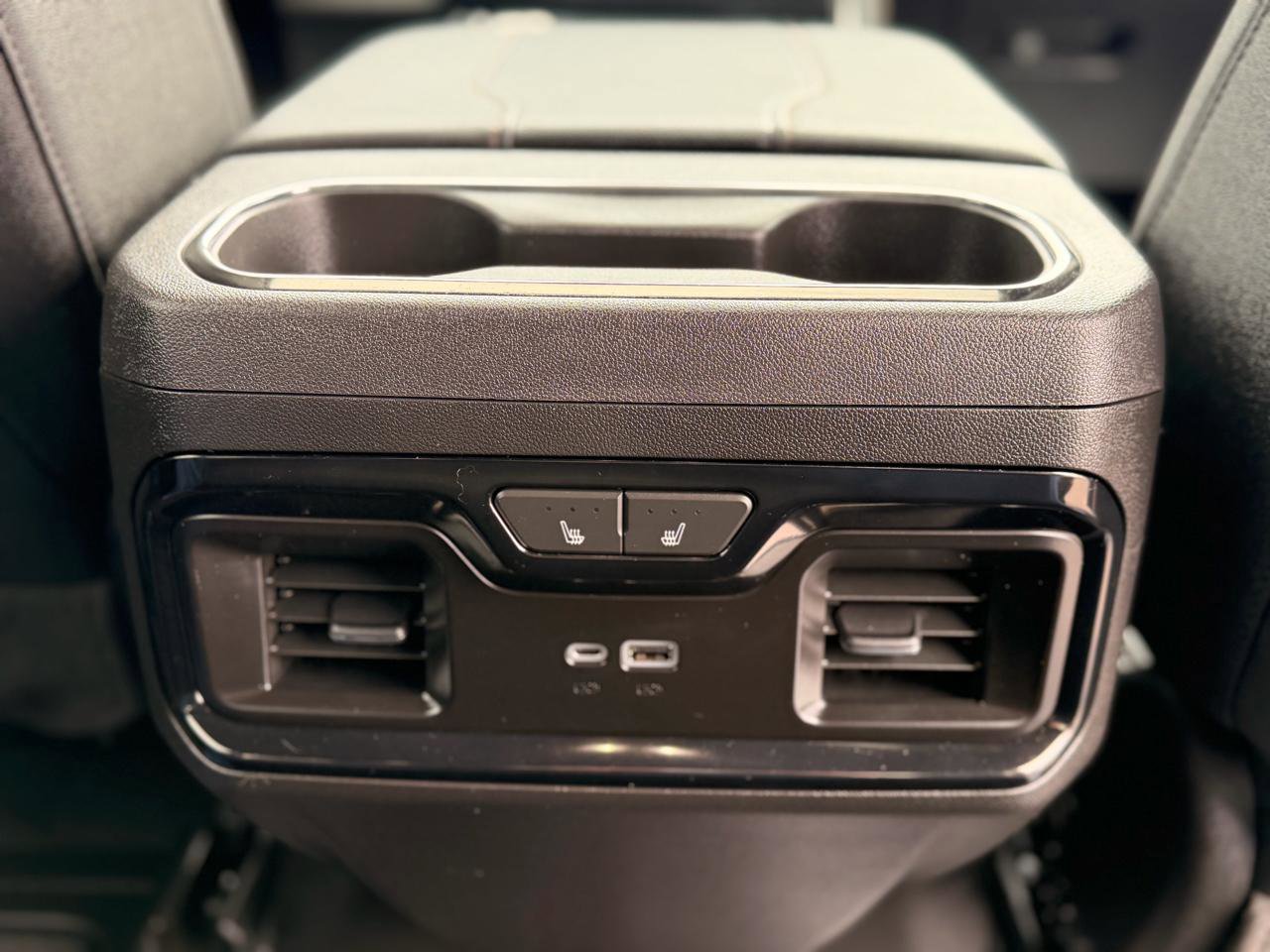 Used 2024 GMC Sierra 1500 AT4 w/ Technology Package AWD/4WD image 31