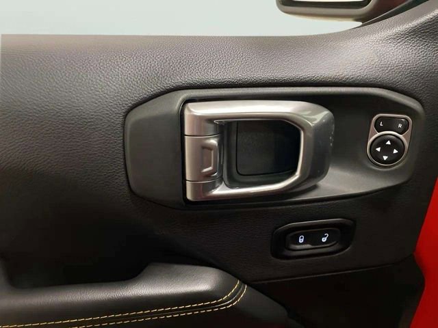 Used 2025 Jeep Wrangler Unlimited Sahara w/ Safety Group image 27