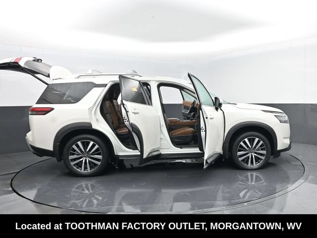 Used 2022 Nissan Pathfinder Platinum w/ Cargo Package AWD/4WD image 34