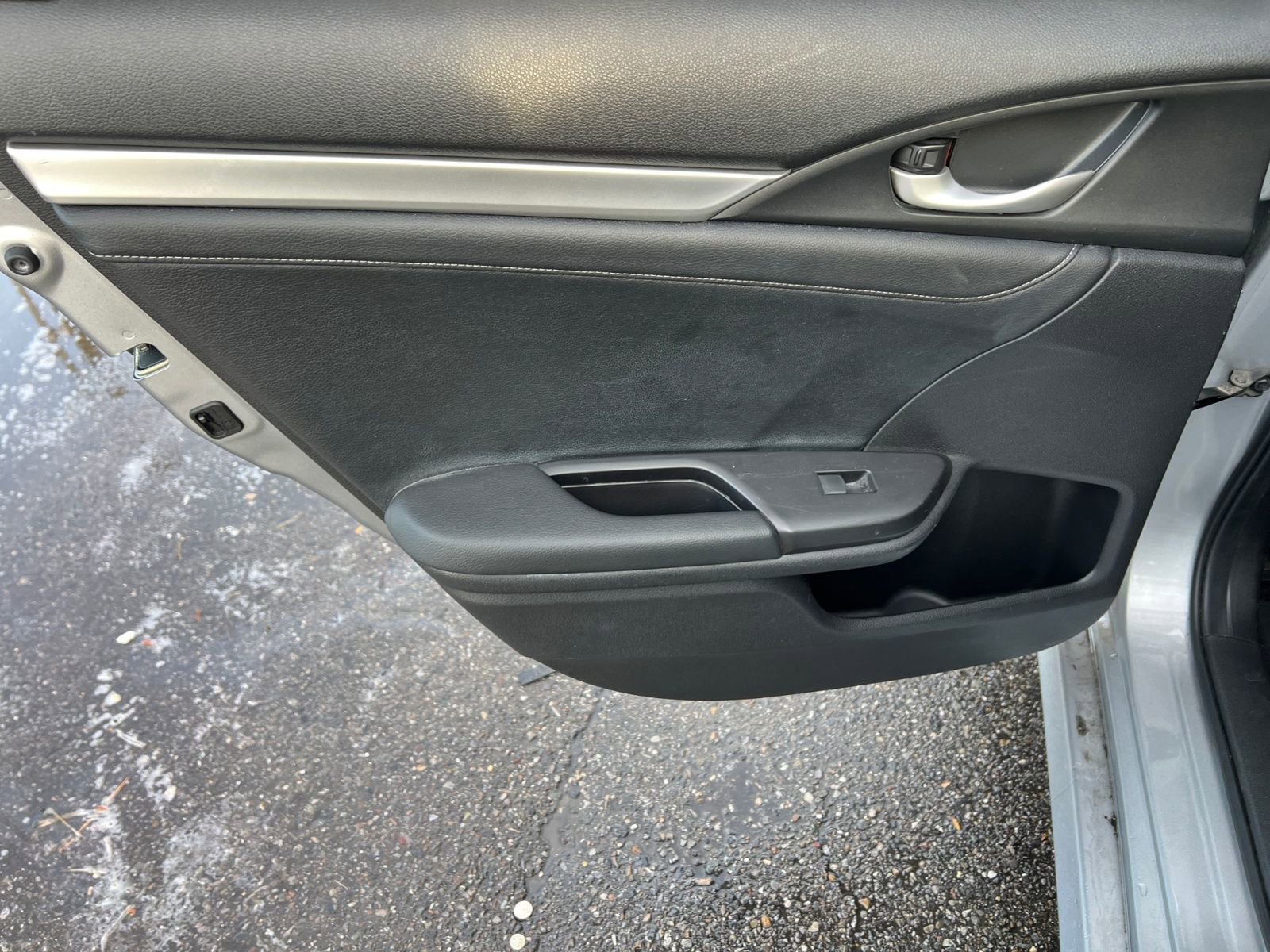 Used 2018 Honda Civic EX-L image 27