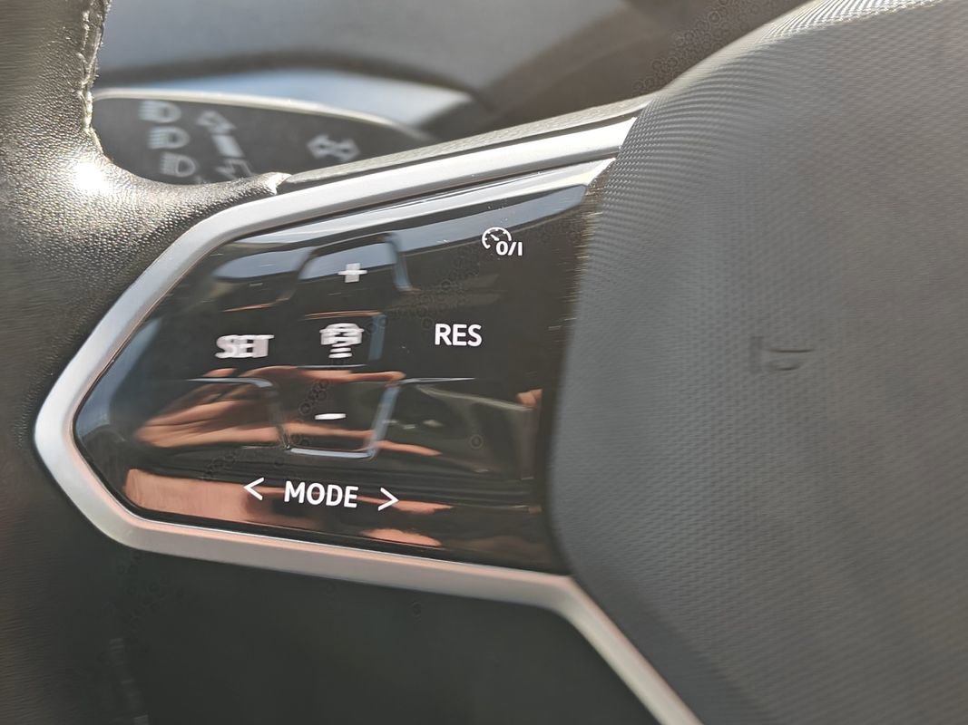 Used 2023 Volkswagen ID.4 Pro image 21