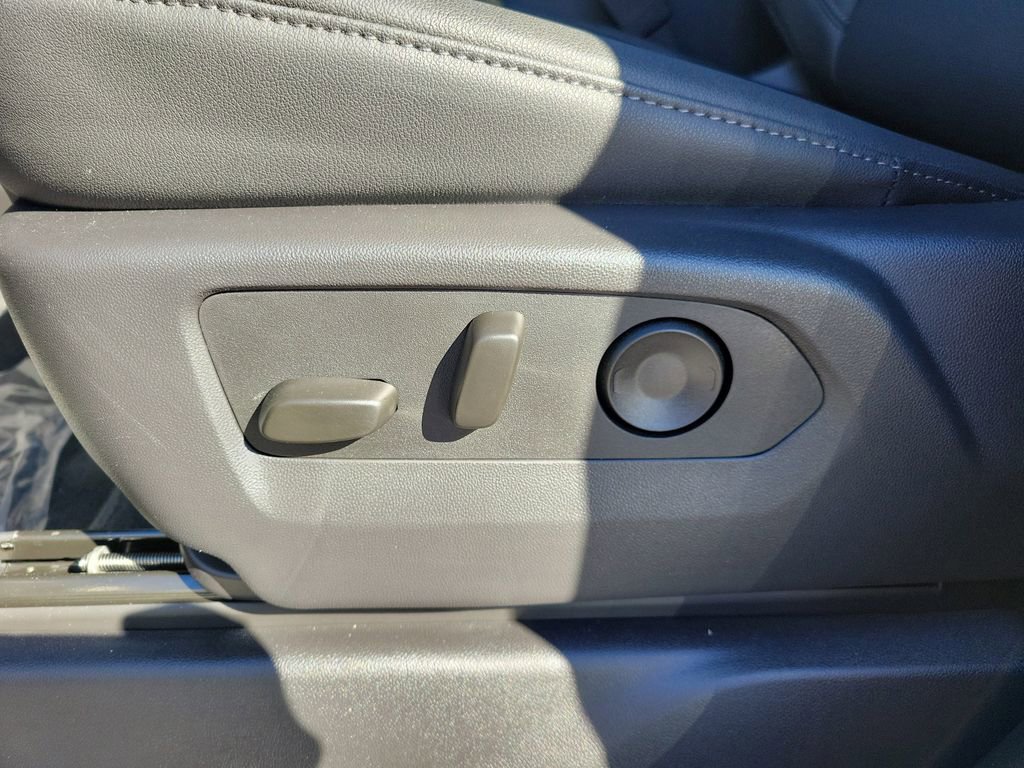 New 2026 GMC Sierra 2500 SLT w/ SLT Premium Package image 25