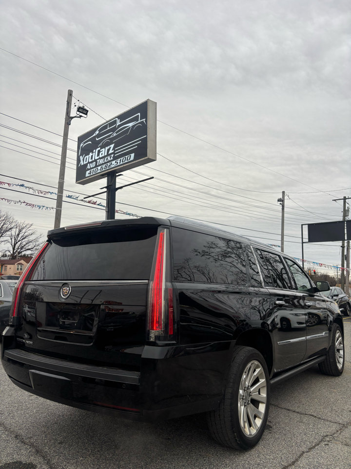 Used 2015 Cadillac Escalade ESV Premium image 5