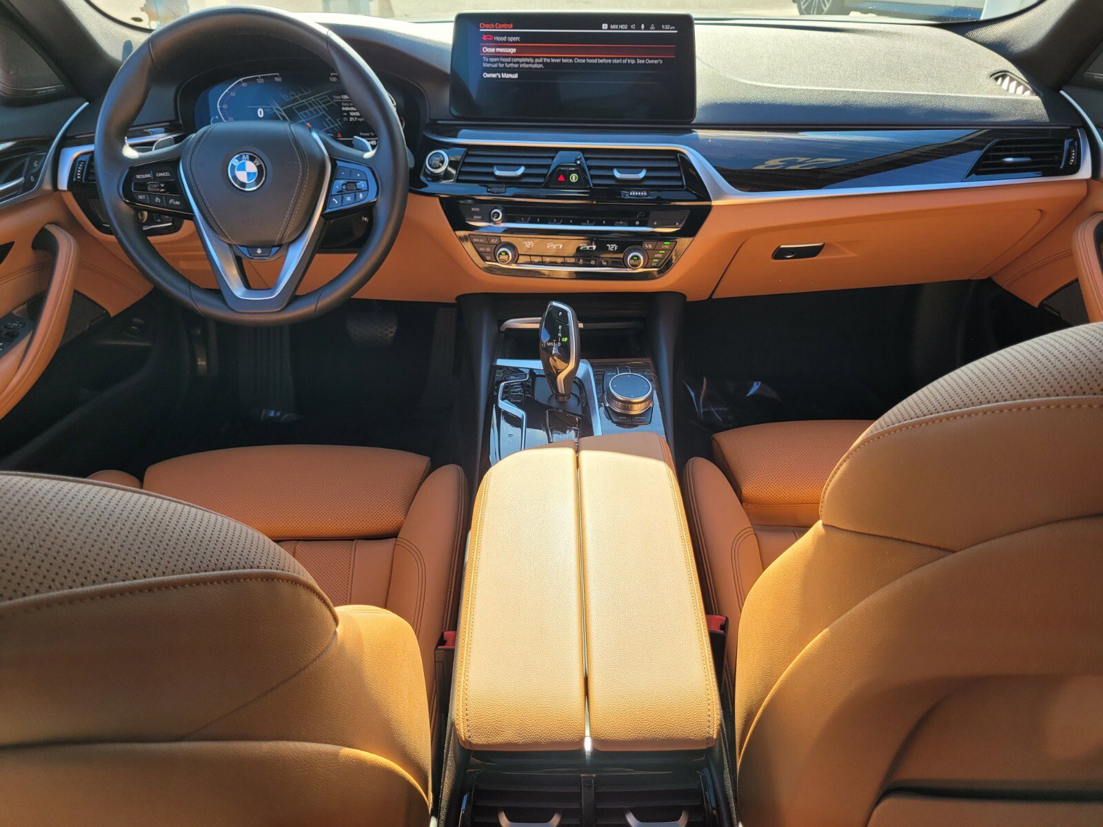 Used 2023 BMW 540i xDrive w/ Premium Package image 13