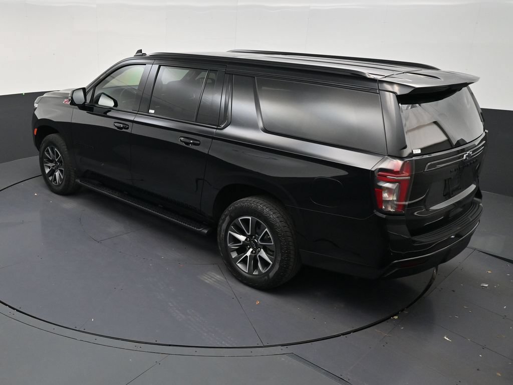 Used 2023 Chevrolet Suburban Z71 w/ Luxury Package AWD/4WD image 14
