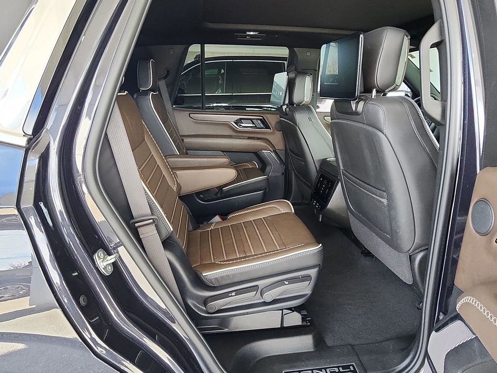 Certified 2025 GMC Yukon Denali Ultimate AWD/4WD image 27