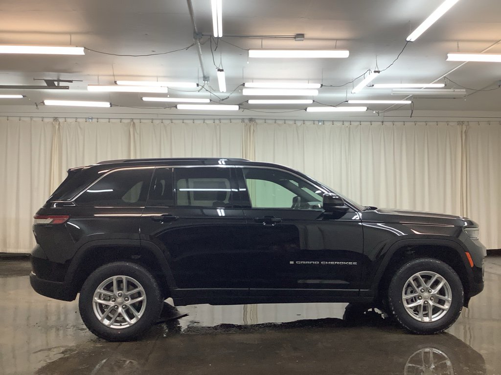 New 2025 Jeep Grand Cherokee Laredo X w/ Luxury Tech Group I image 5
