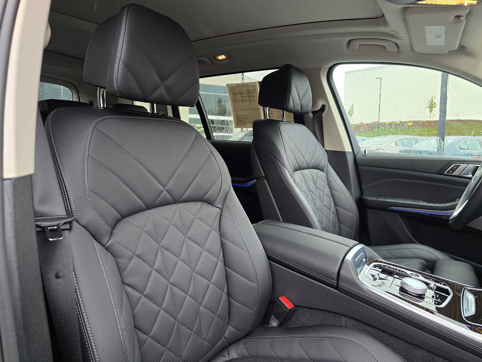 Used 2025 BMW X7 xDrive40i w/ Premium Package image 11