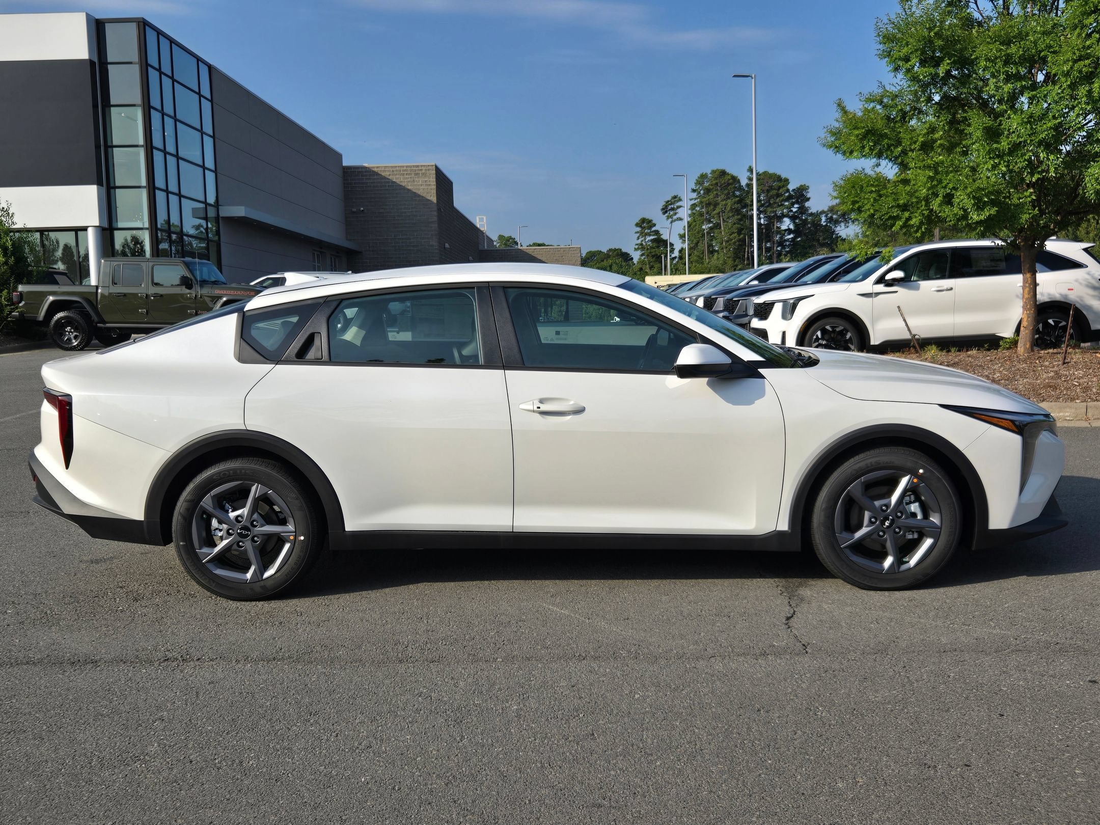 New 2026 Kia K4 FWD image 8