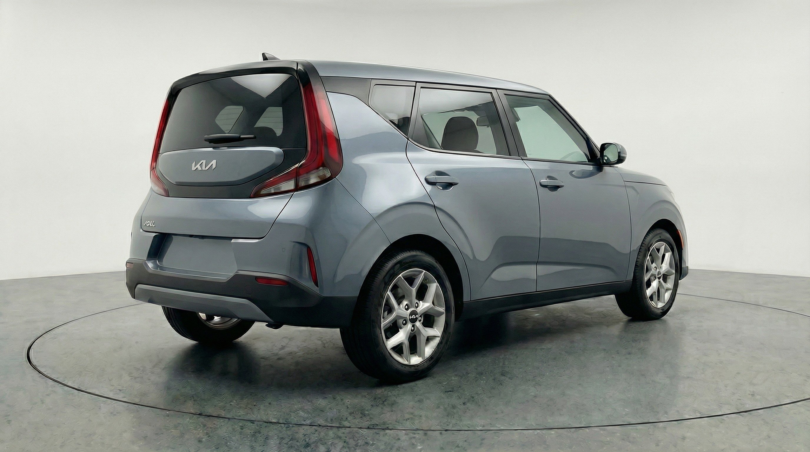 Used 2025 Kia Soul LX w/ LX Technology Package FWD image 9