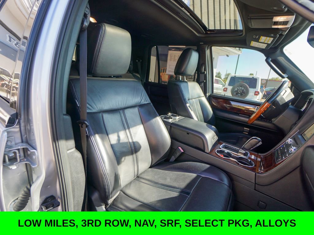 Used 2017 Lincoln Navigator Select image 28