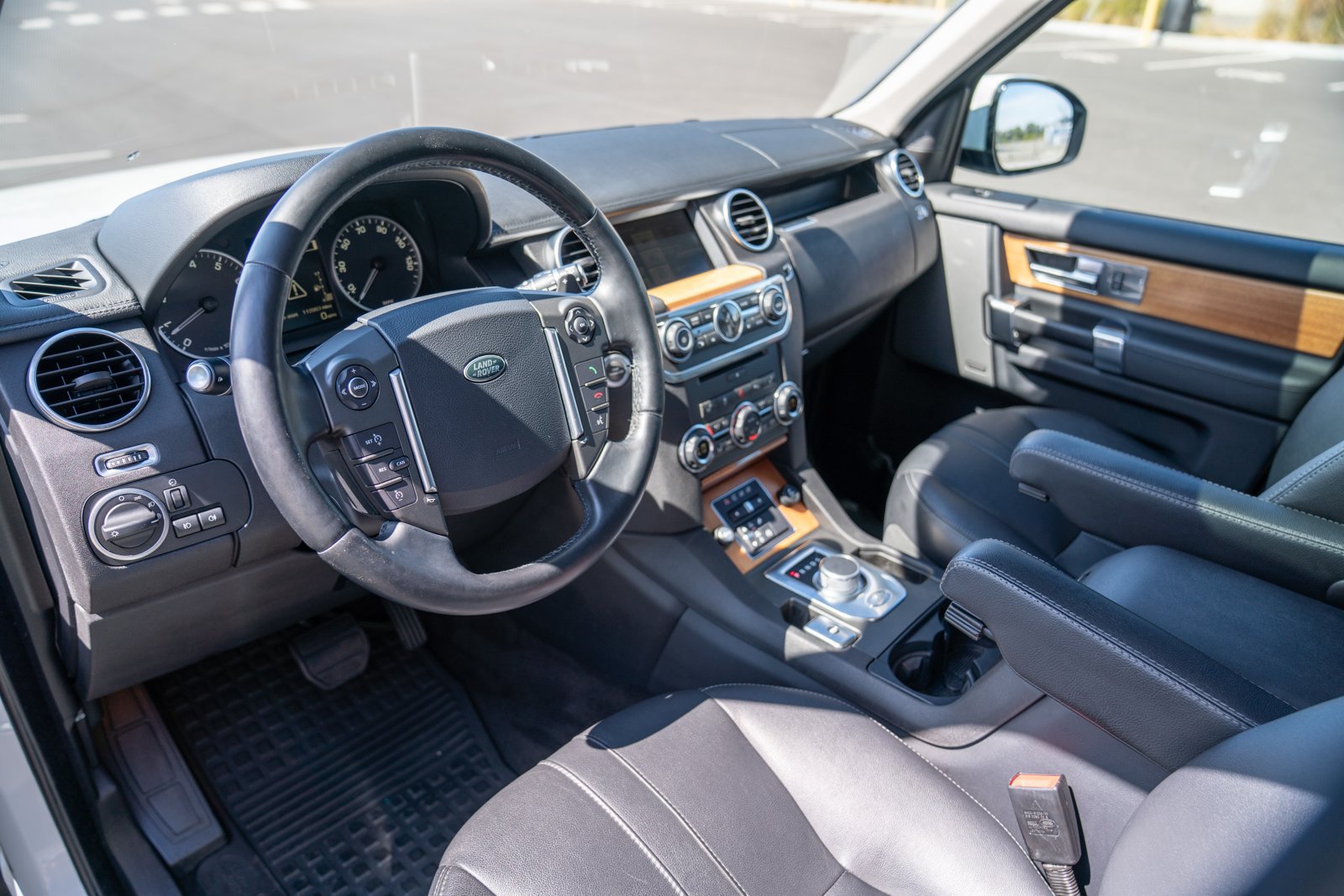 Used 2014 Land Rover LR4 HSE AWD/4WD image 4