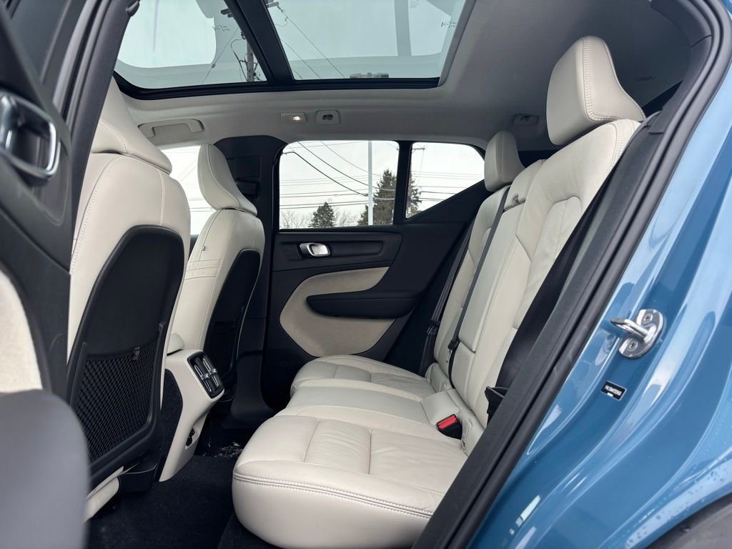 Certified 2023 Volvo XC40 B5 Plus w/ Driver Assist Package image 18