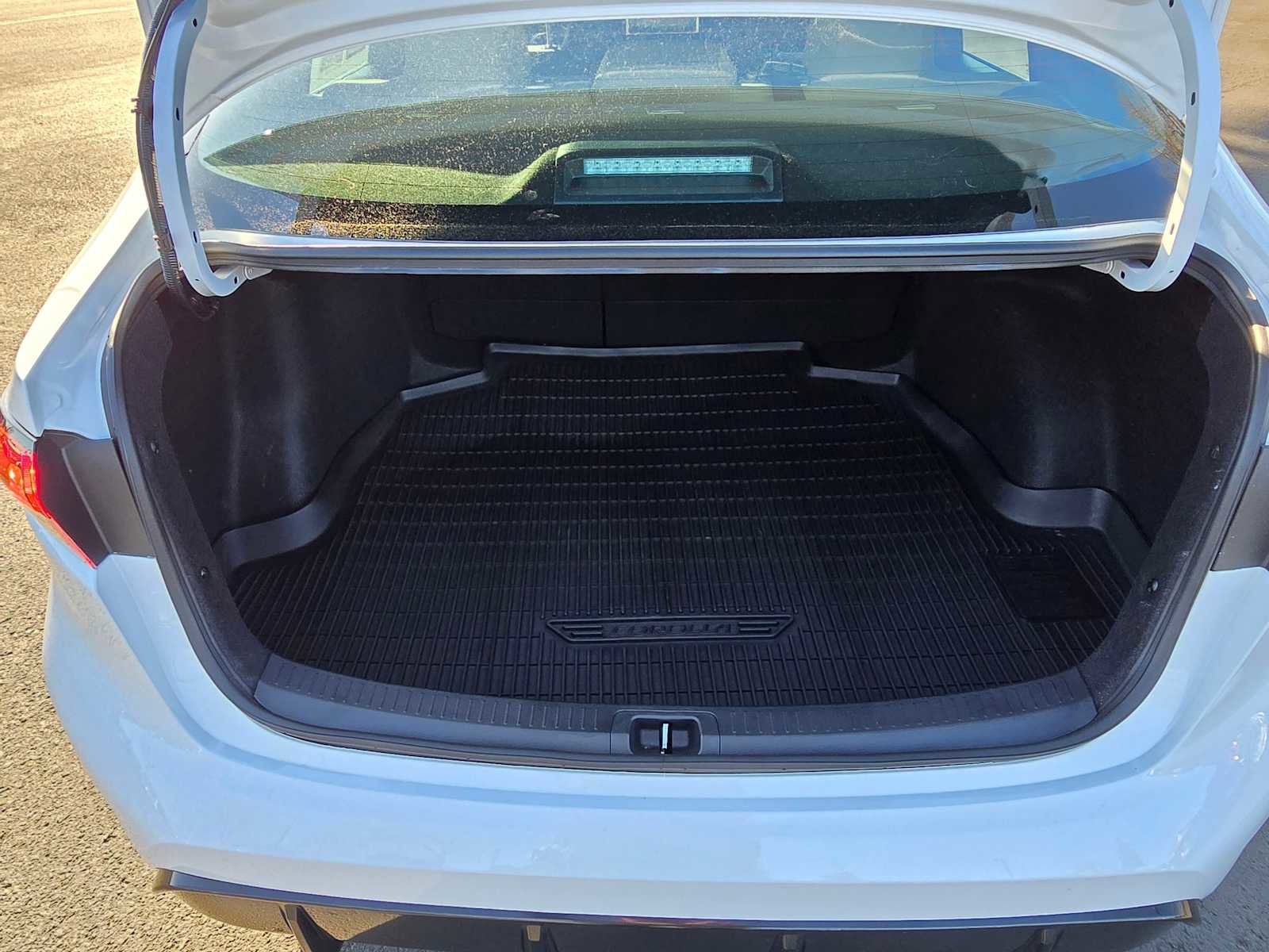 Used 2024 Toyota Corolla SE w/ SE Premium Package image 13