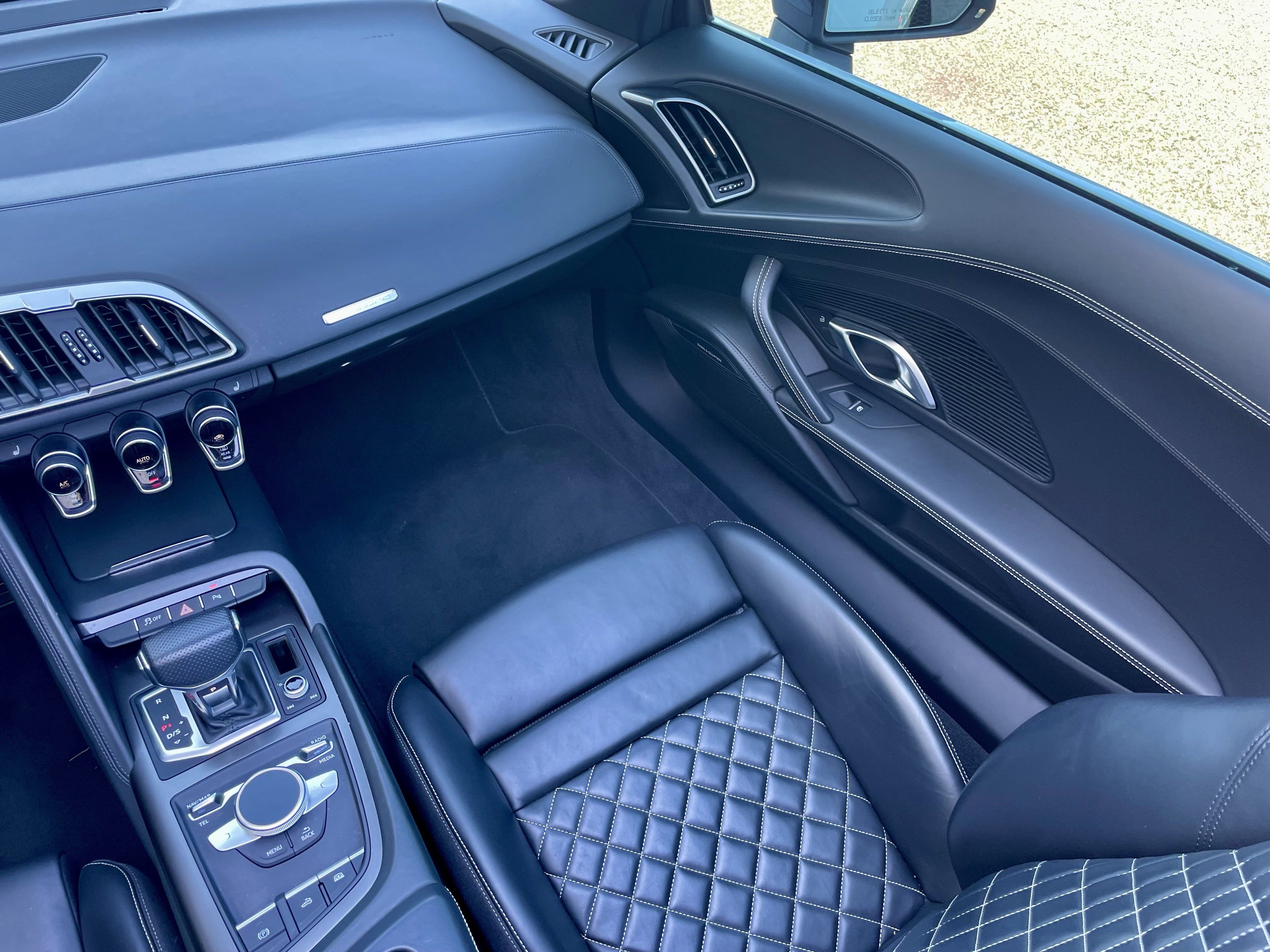 Used 2018 Audi R8 V10 AWD/4WD image 17