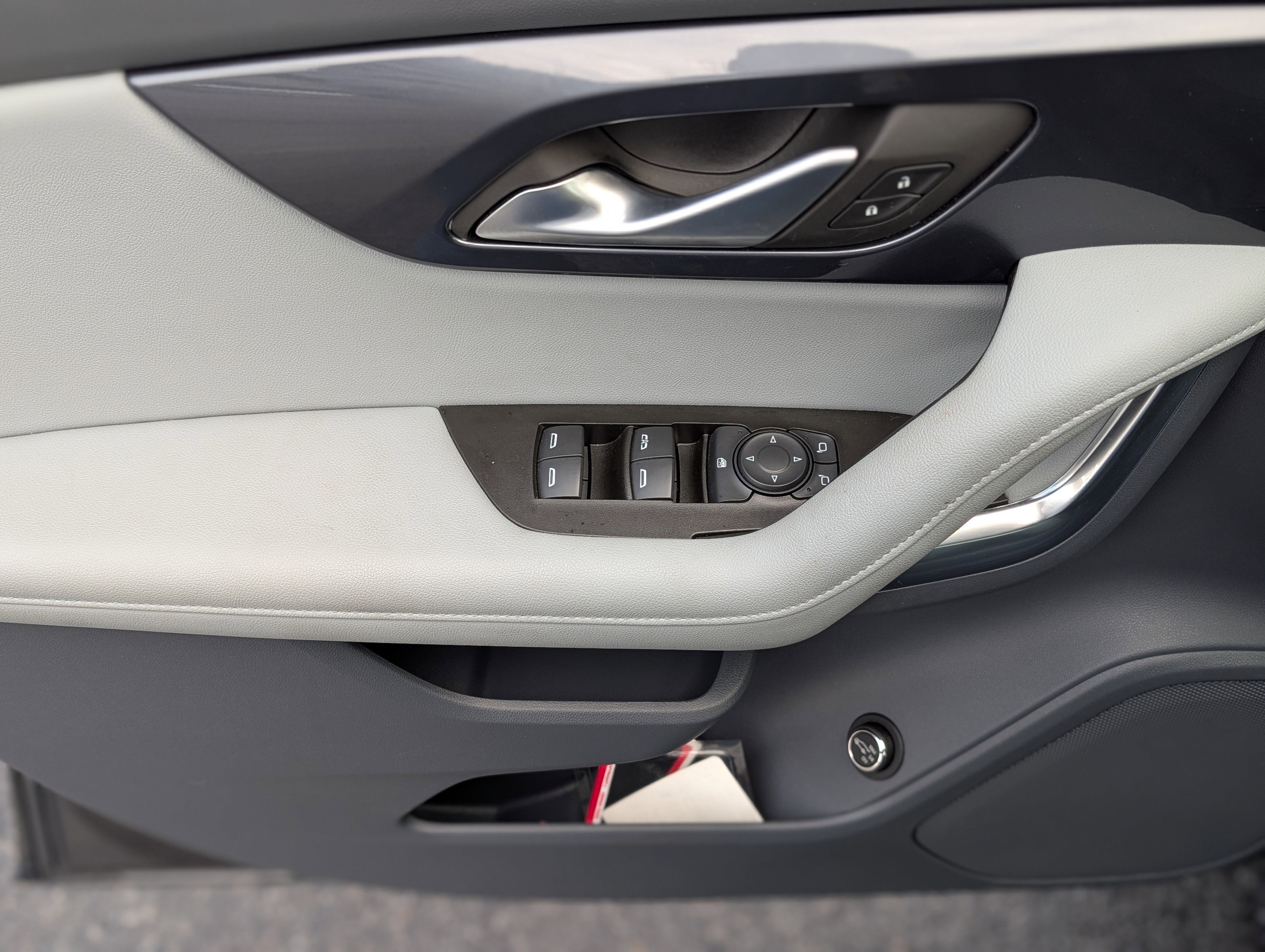 Used 2022 Chevrolet Blazer LT image 28