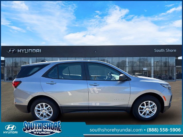 Used 2023 Chevrolet Equinox LS AWD/4WD image 5