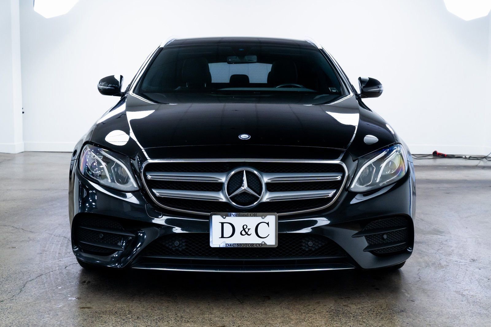 Used 2017 Mercedes-Benz E 400 E 400 image 2