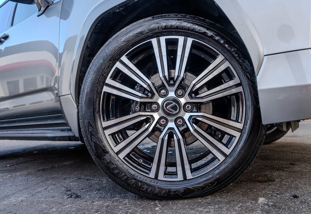 Used 2023 Lexus LX 600 4WD w/ Luxury Package image 32