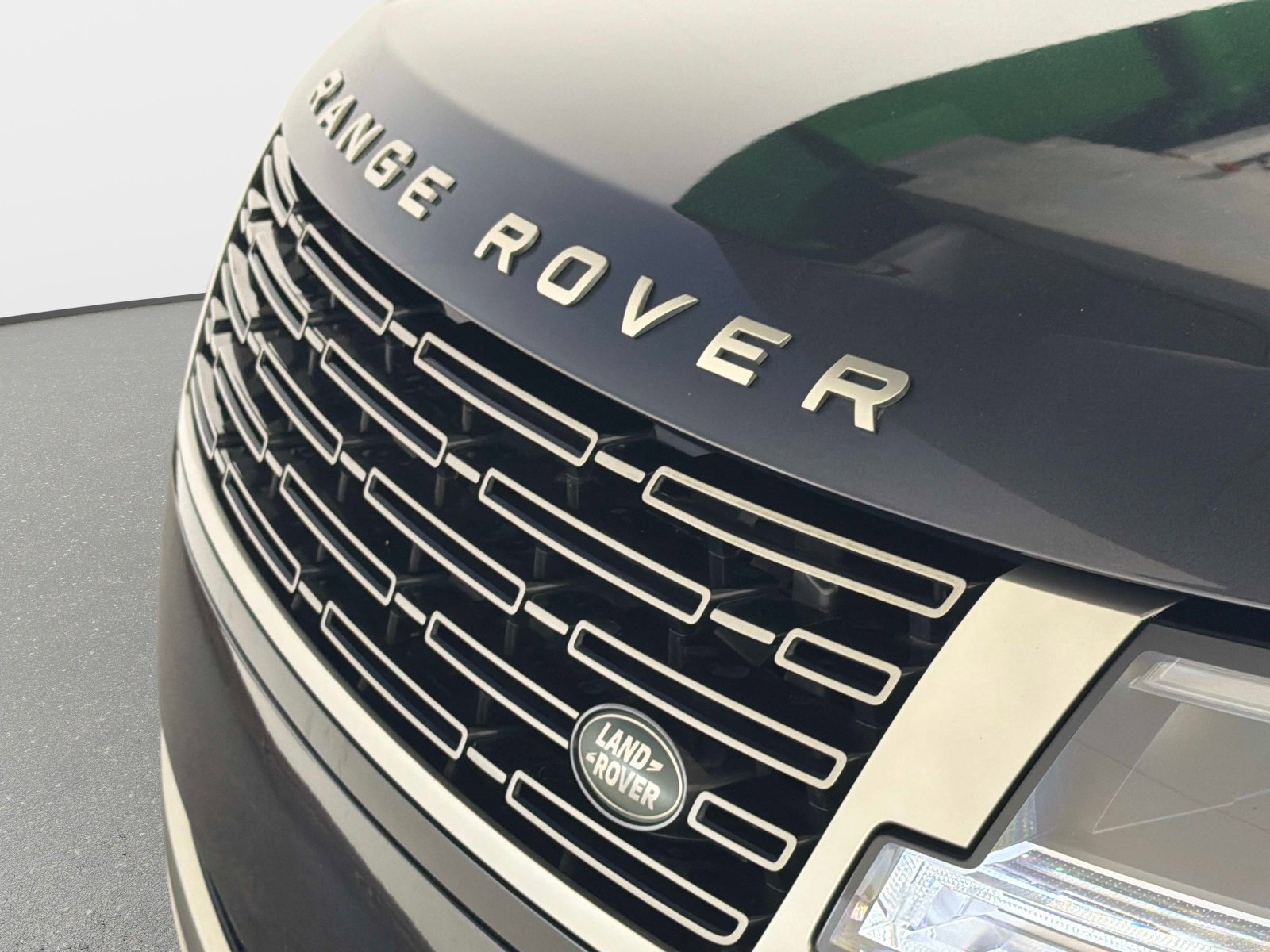 Used 2023 Land Rover Range Rover SE image 11