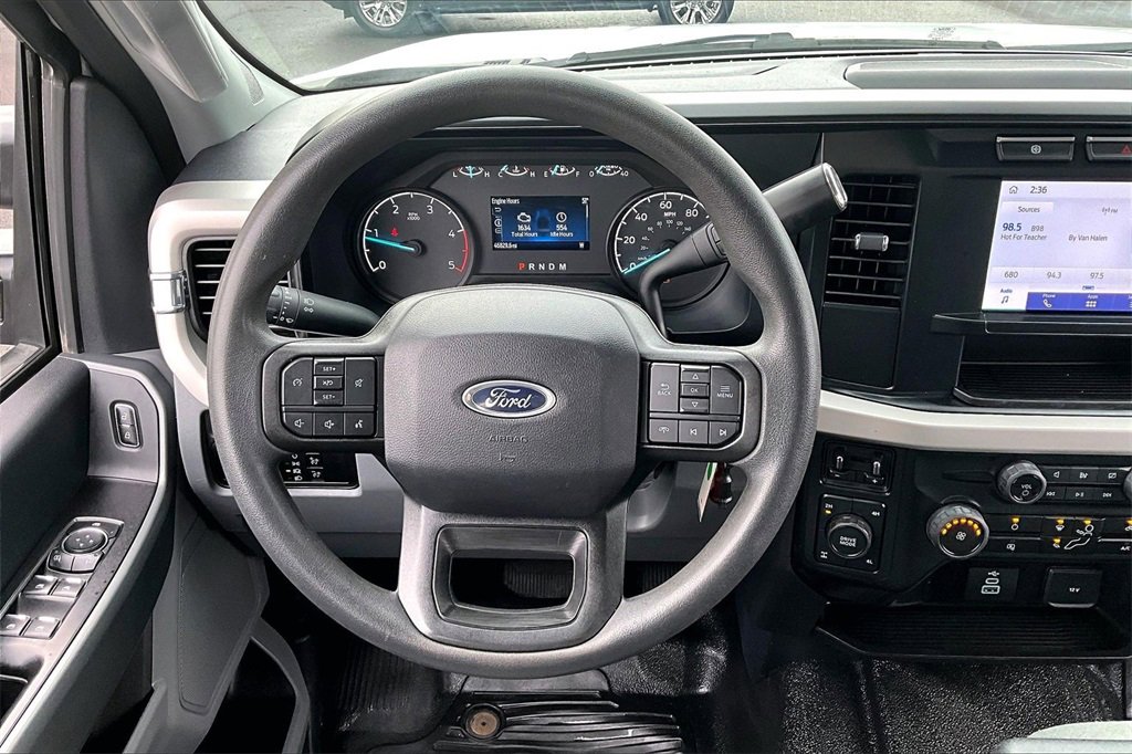 Used 2024 Ford F350 XLT image 5