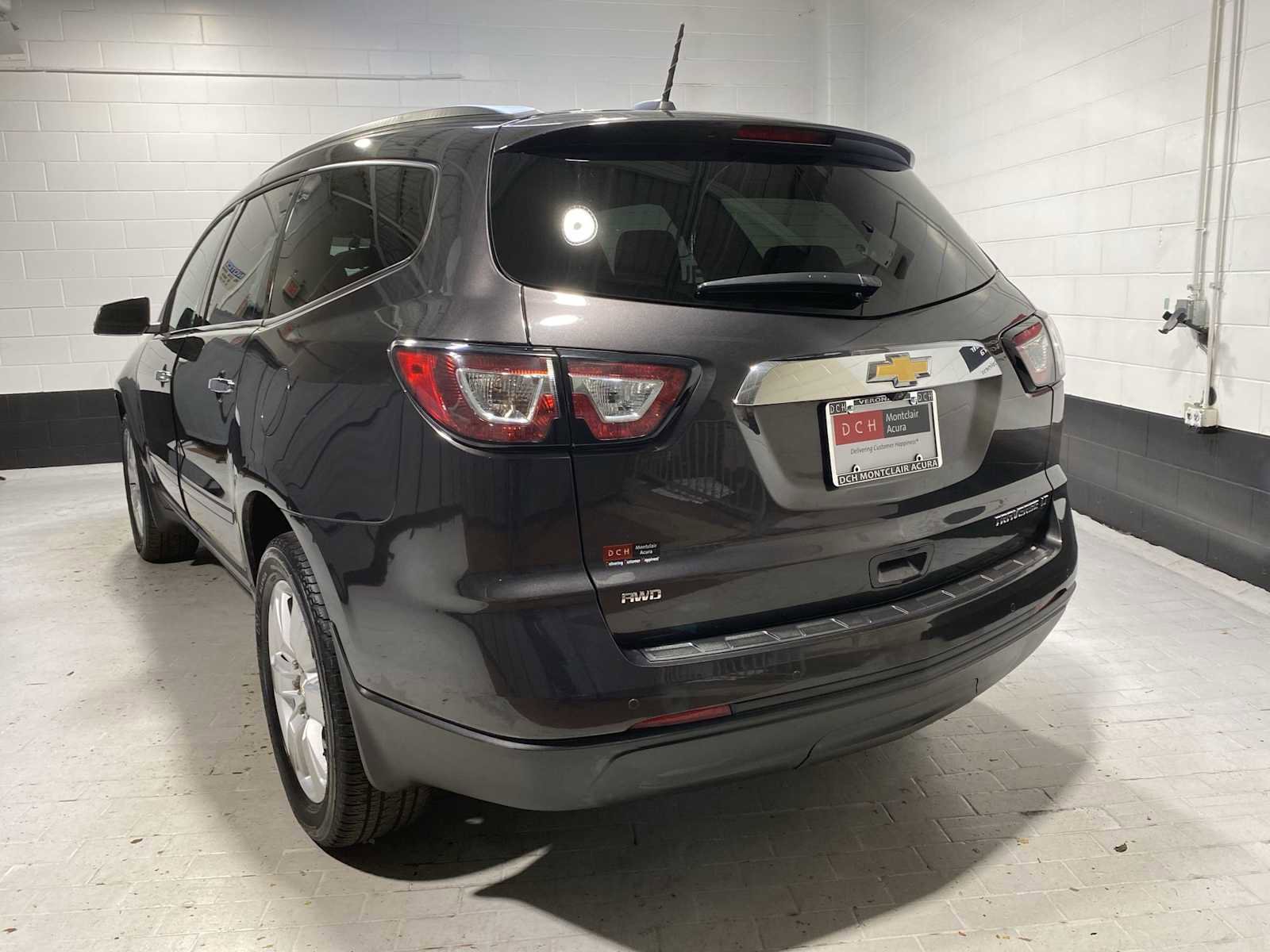 Used 2016 Chevrolet Traverse LT w/ Style and Technology Package image 4
