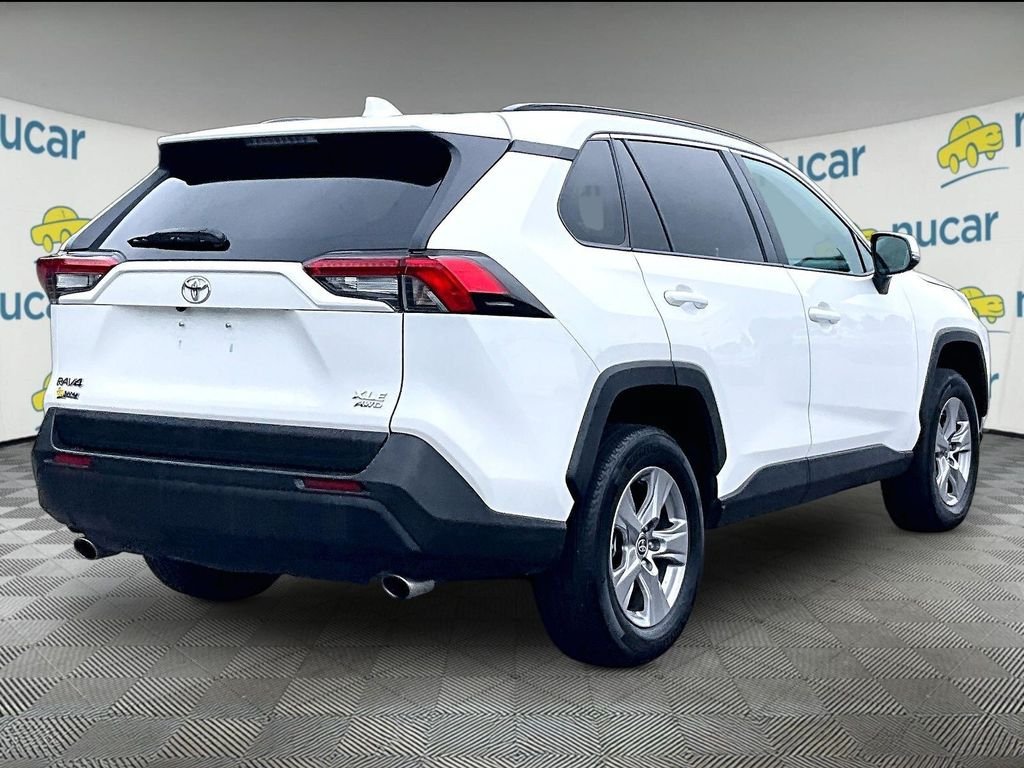 Used 2025 Toyota RAV4 XLE AWD/4WD image 6