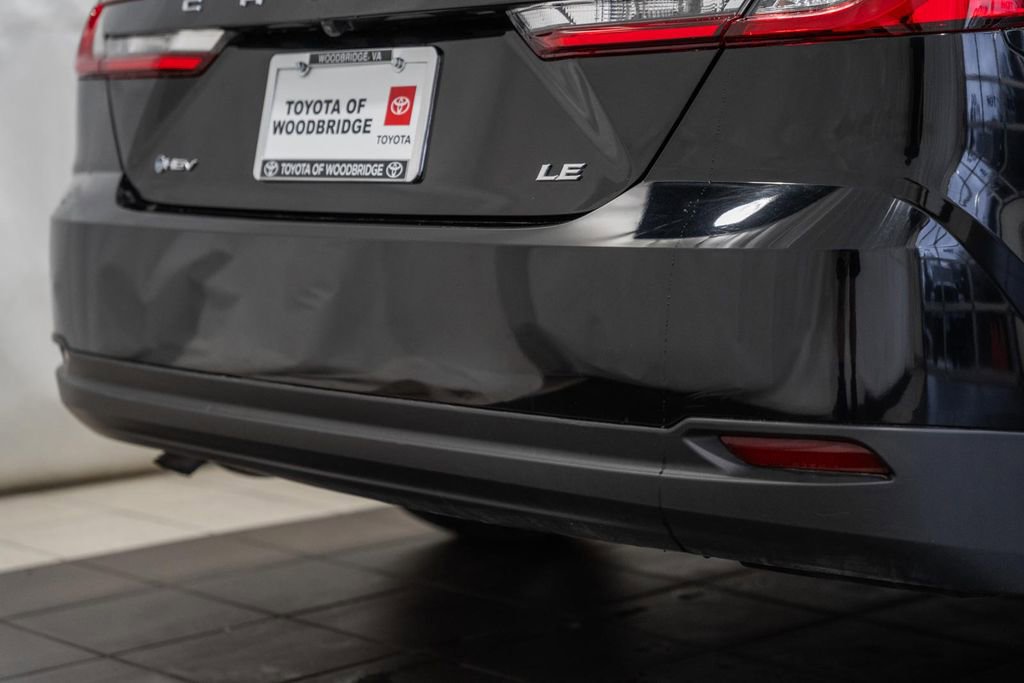 Used 2025 Toyota Camry LE image 9