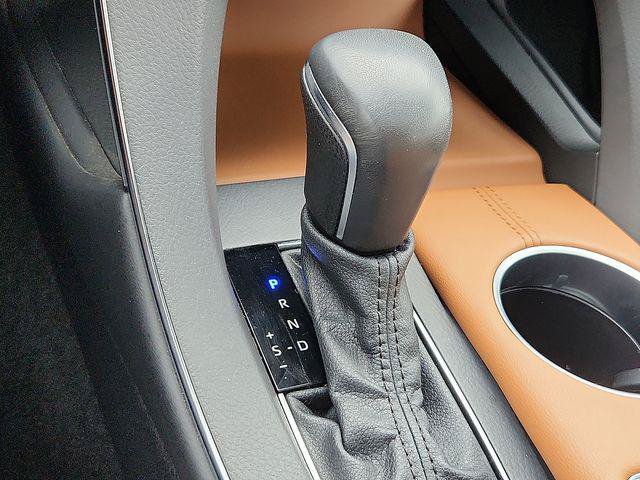 Certified 2022 Toyota Avalon Limited w/ Advanced Safety Package FWD image 17