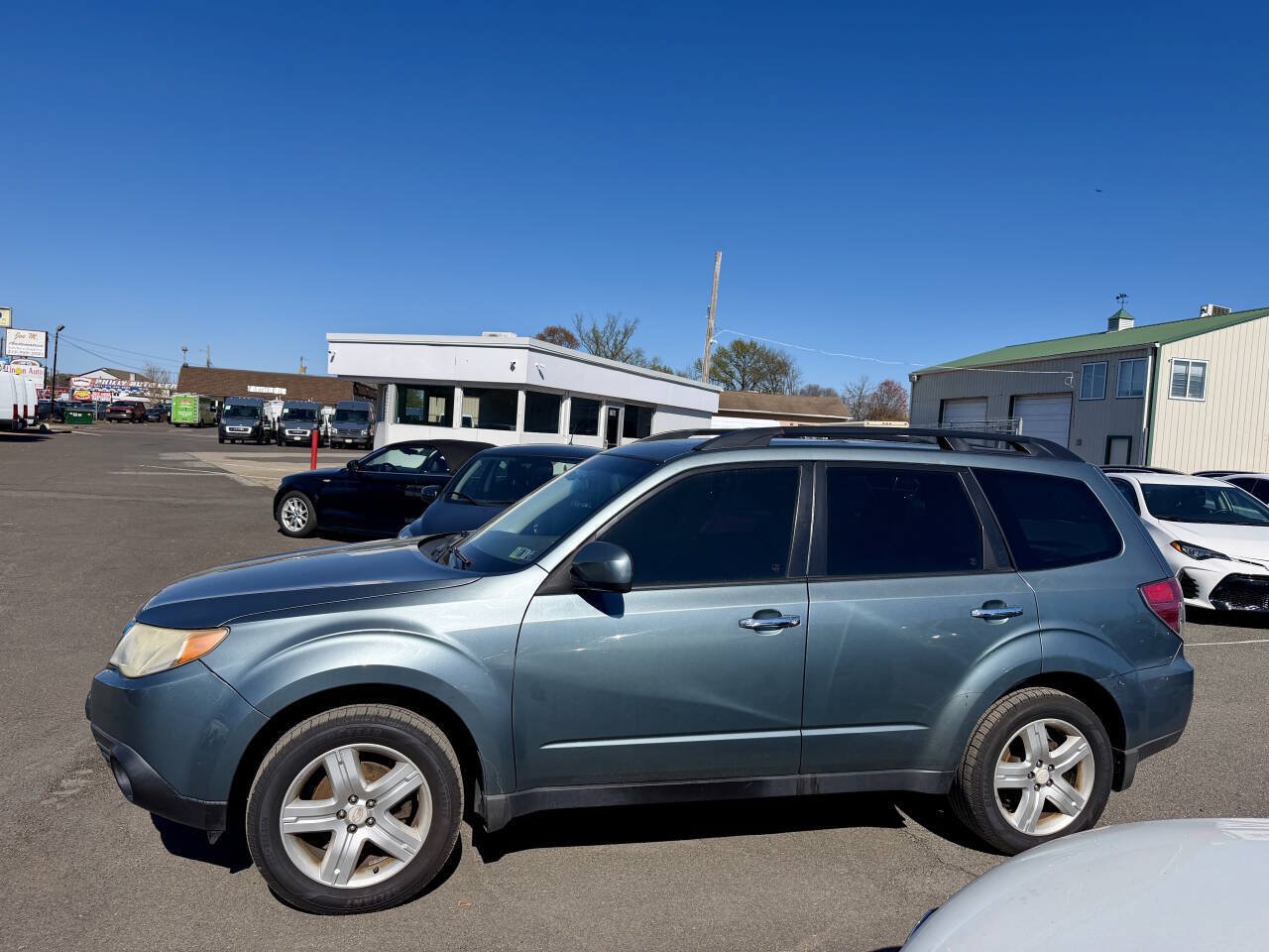 Used 2010 Subaru Forester 2.5X Premium AWD/4WD image 2