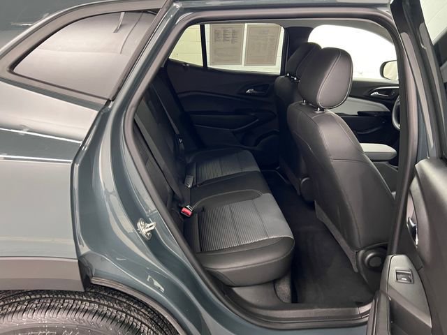 Used 2025 Chevrolet Trax LT image 36
