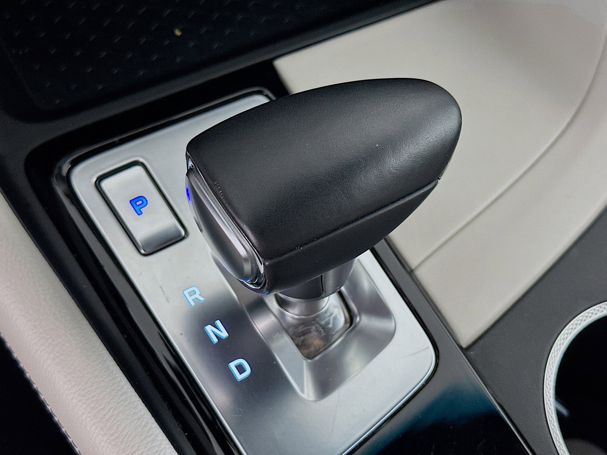 Used 2025 Genesis G70 2.5T image 24