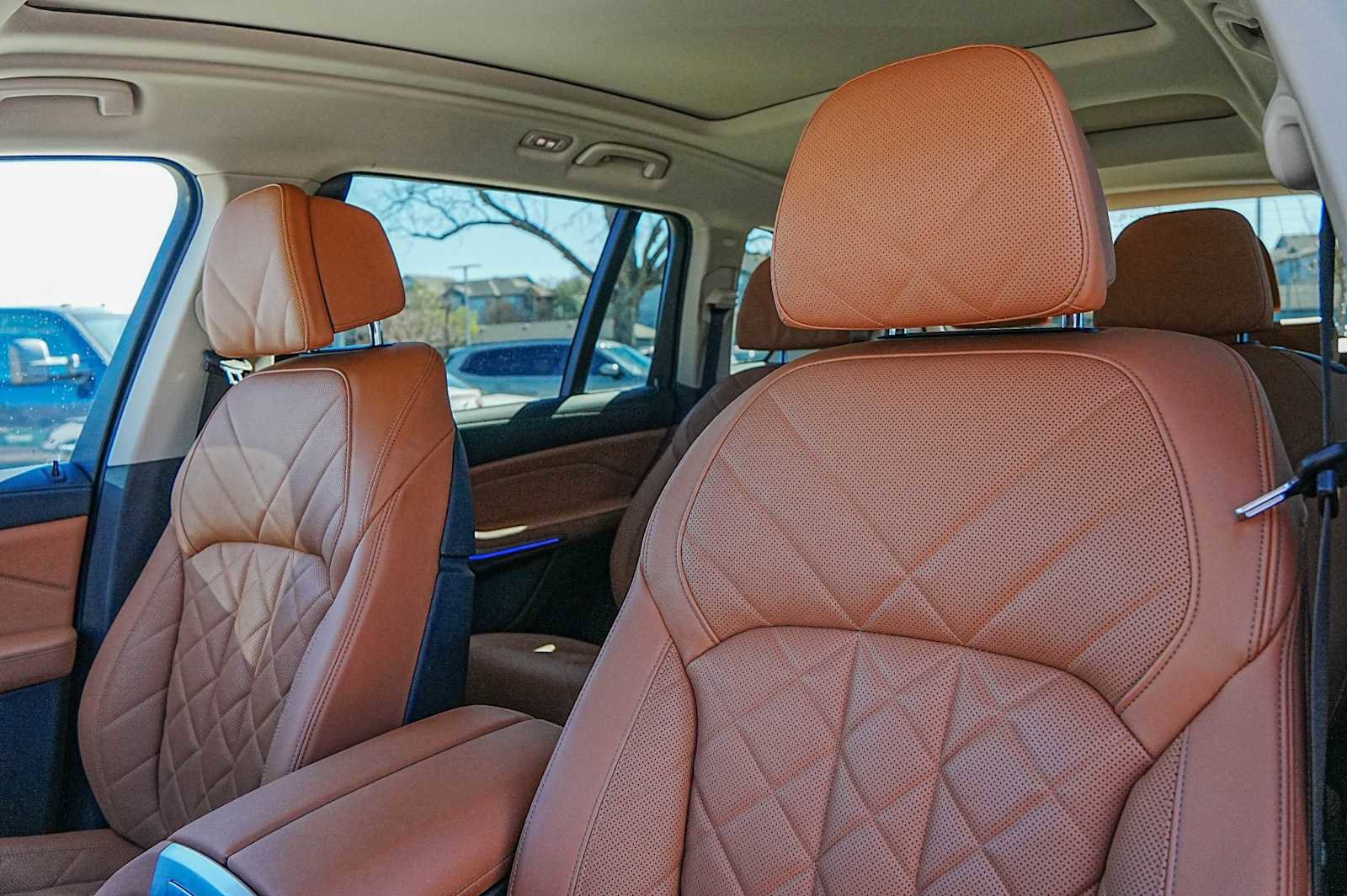 Used 2023 BMW X7 xDrive40i w/ Premium Package image 12