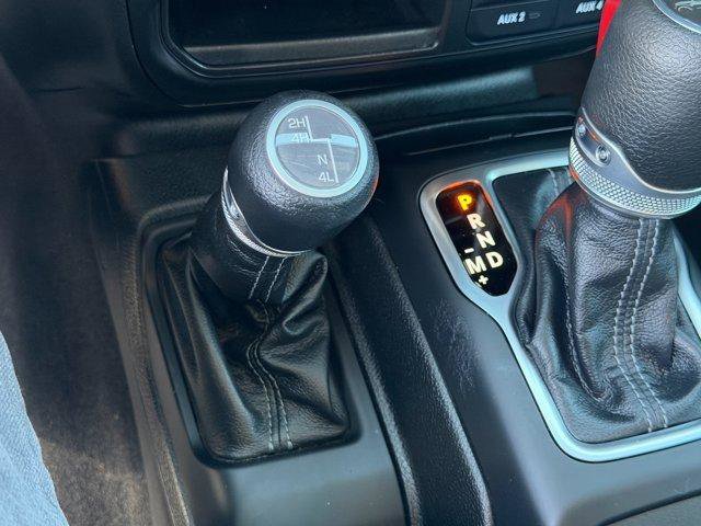 Used 2025 Jeep Gladiator Sport AWD/4WD image 30
