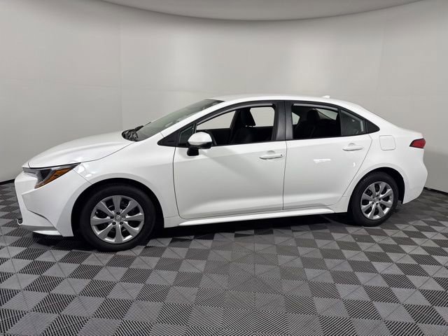Used 2024 Toyota Corolla LE image 3