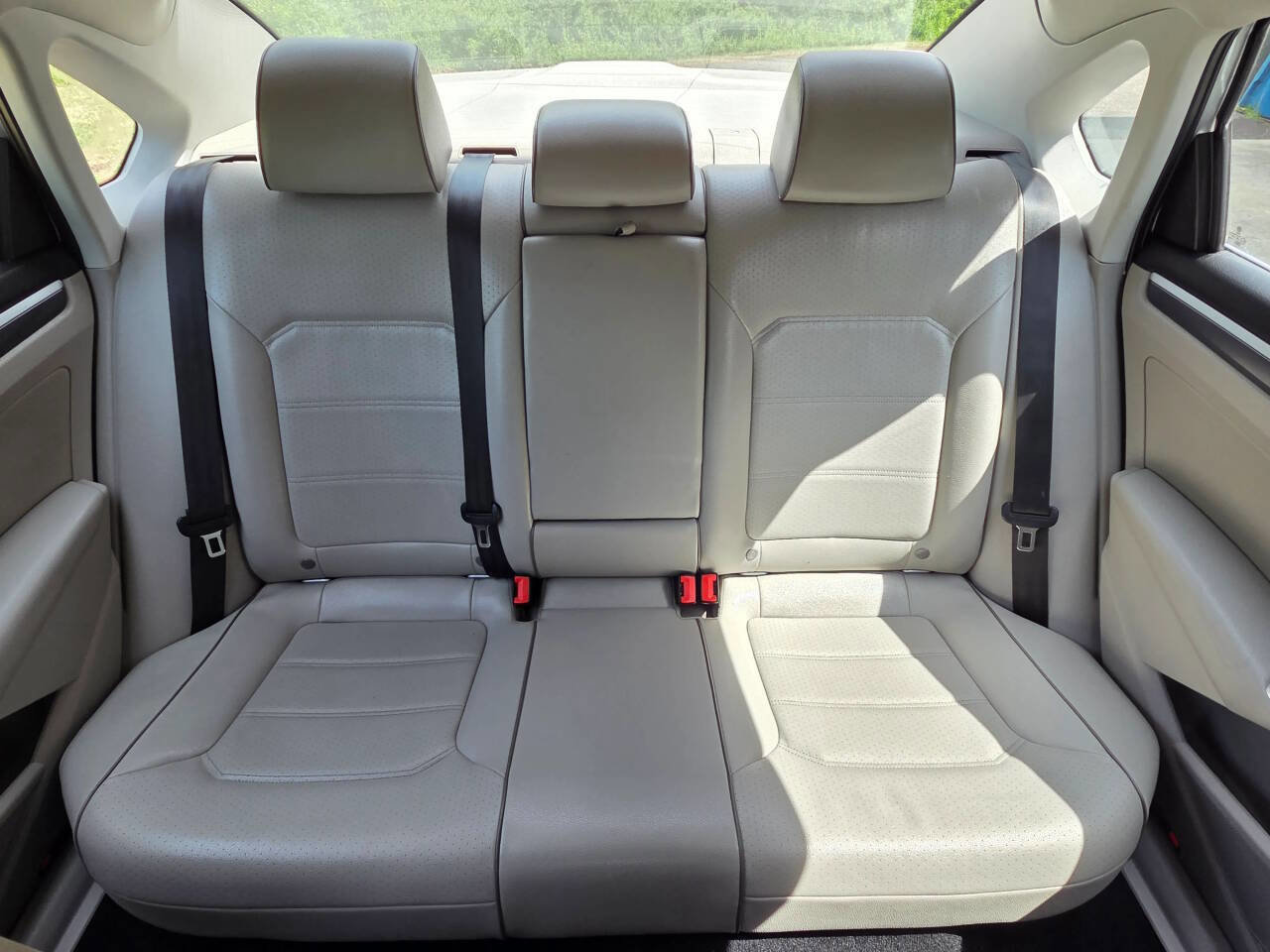 Used 2017 Volkswagen Passat 1.8T R-Line image 13