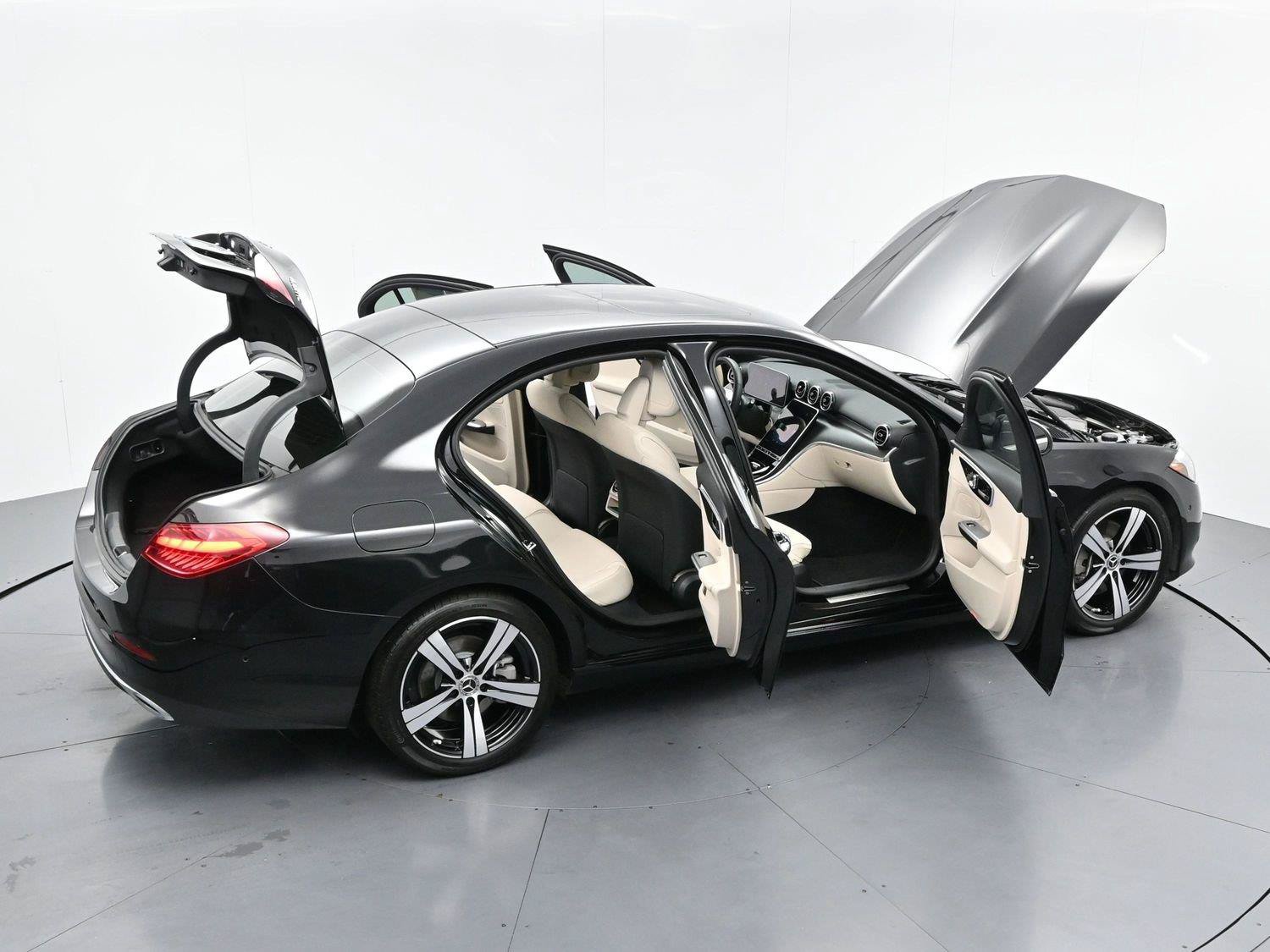 Used 2025 Mercedes-Benz C 300 4MATIC Sedan image 38